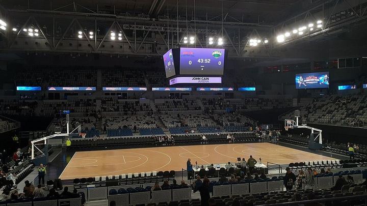 薪水翻三倍！佛得角门将沃齐尼亚敲定转会，登陆智利甲级联赛！｜NBA买球网站首页（封面配图）